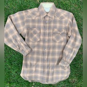•PENDLETON•VINTAGE•Men’s Gray/Tan Wool Shirt•Size Large•Pearl Snaps•Western Cut